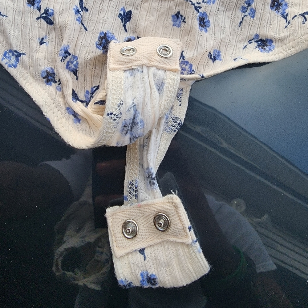 Floral bodysuit - Picture 4 of 9